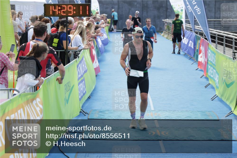 10.08.2025 - GEWOBA Citytriathlon Bremen H.Heesch http://msf.ph/oto/8556511 10.08.2025 14:29:15 Ziel 794, 842, 911, 946 meine-sportfotos.de
