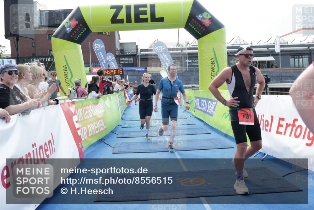10.08.2025 - GEWOBA Citytriathlon Bremen H.Heesch http://msf.ph/oto/8556515 10.08.2025 14:29:19 Ziel 591, 794, 842, 946, 963 meine-sportfotos.de