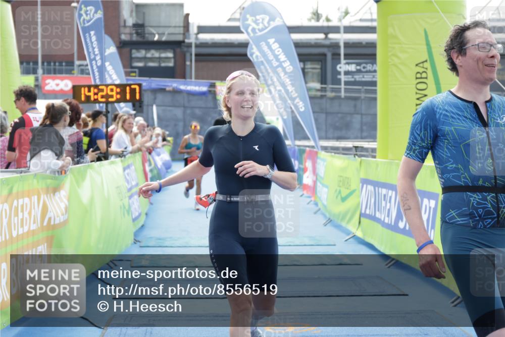 10.08.2025 - GEWOBA Citytriathlon Bremen H.Heesch http://msf.ph/oto/8556519 10.08.2025 14:29:20 Ziel 591, 794, 842, 946, 963 meine-sportfotos.de