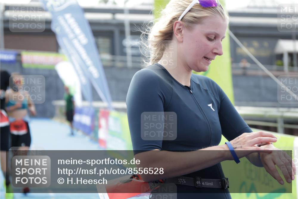 10.08.2025 - GEWOBA Citytriathlon Bremen H.Heesch http://msf.ph/oto/8556528 10.08.2025 14:29:22 Ziel 591, 794, 842, 946, 963 meine-sportfotos.de