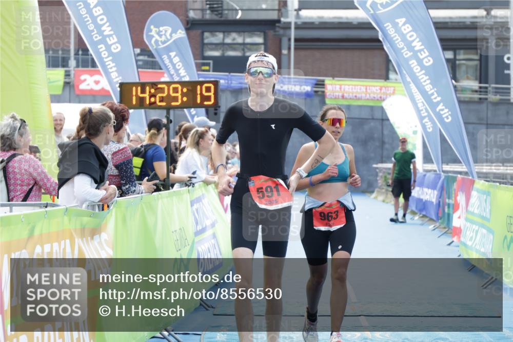 10.08.2025 - GEWOBA Citytriathlon Bremen H.Heesch http://msf.ph/oto/8556530 10.08.2025 14:29:23 Ziel 591, 842, 946, 963 meine-sportfotos.de
