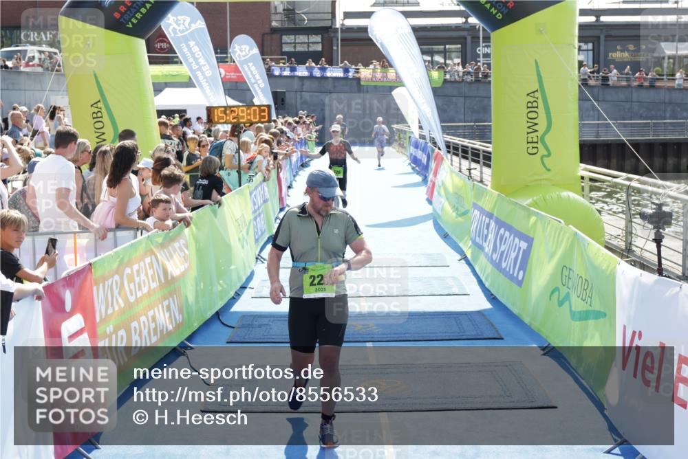 10.08.2025 - GEWOBA Citytriathlon Bremen H.Heesch http://msf.ph/oto/8556533 10.08.2025 15:29:07 Ziel 222, 326, 349, 499 meine-sportfotos.de