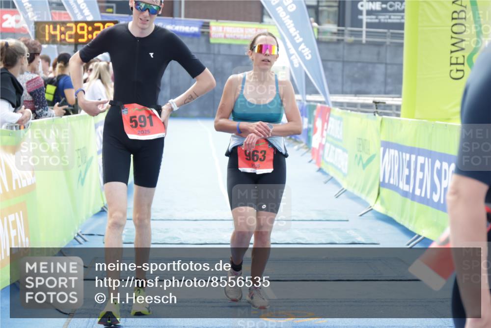 10.08.2025 - GEWOBA Citytriathlon Bremen H.Heesch http://msf.ph/oto/8556535 10.08.2025 14:29:24 Ziel 591, 842, 946, 963 meine-sportfotos.de
