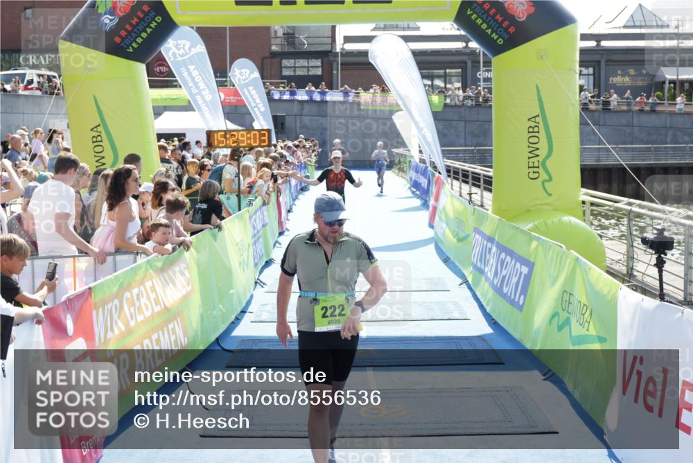 10.08.2025 - GEWOBA Citytriathlon Bremen H.Heesch http://msf.ph/oto/8556536 10.08.2025 15:29:07 Ziel 222, 326, 349, 499 meine-sportfotos.de