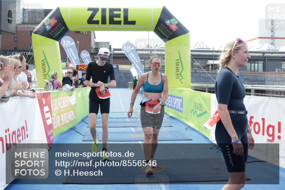 10.08.2025 - GEWOBA Citytriathlon Bremen H.Heesch http://msf.ph/oto/8556546 10.08.2025 14:29:26 Ziel 591, 842, 946, 963 meine-sportfotos.de