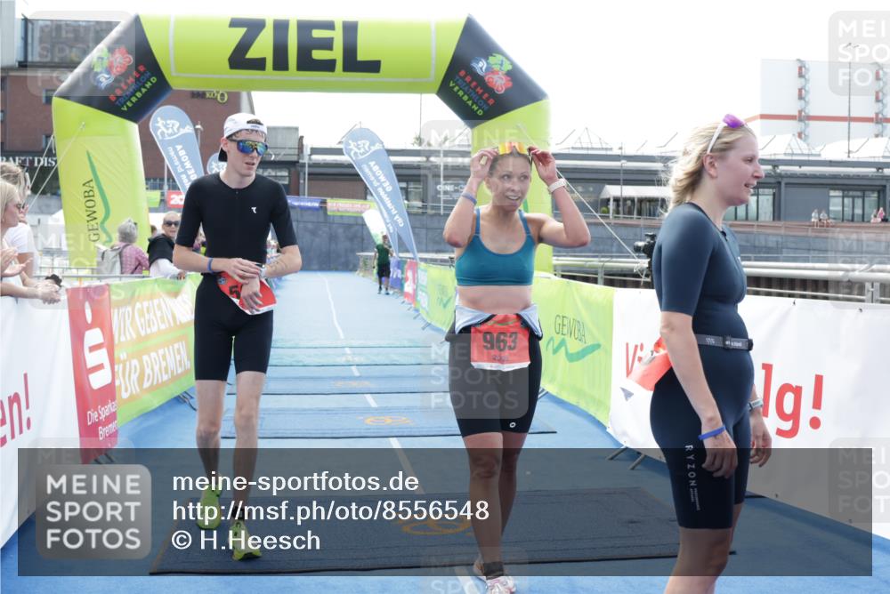 10.08.2025 - GEWOBA Citytriathlon Bremen H.Heesch http://msf.ph/oto/8556548 10.08.2025 14:29:27 Ziel 591, 963 meine-sportfotos.de