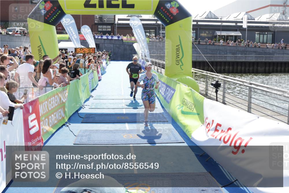 10.08.2025 - GEWOBA Citytriathlon Bremen H.Heesch http://msf.ph/oto/8556549 10.08.2025 15:29:14 Ziel 145, 326, 349 meine-sportfotos.de