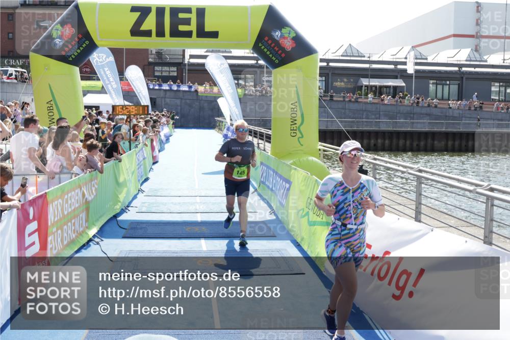 10.08.2025 - GEWOBA Citytriathlon Bremen H.Heesch http://msf.ph/oto/8556558 10.08.2025 15:29:15 Ziel 145, 326, 349 meine-sportfotos.de