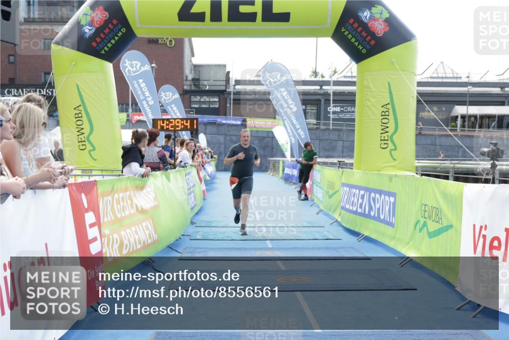 10.08.2025 - GEWOBA Citytriathlon Bremen H.Heesch http://msf.ph/oto/8556561 10.08.2025 14:29:45 Ziel 708 meine-sportfotos.de