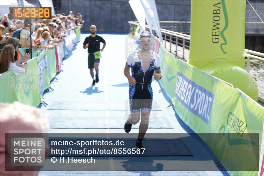 10.08.2025 - GEWOBA Citytriathlon Bremen H.Heesch http://msf.ph/oto/8556567 10.08.2025 15:29:32 Ziel 160, 251 meine-sportfotos.de