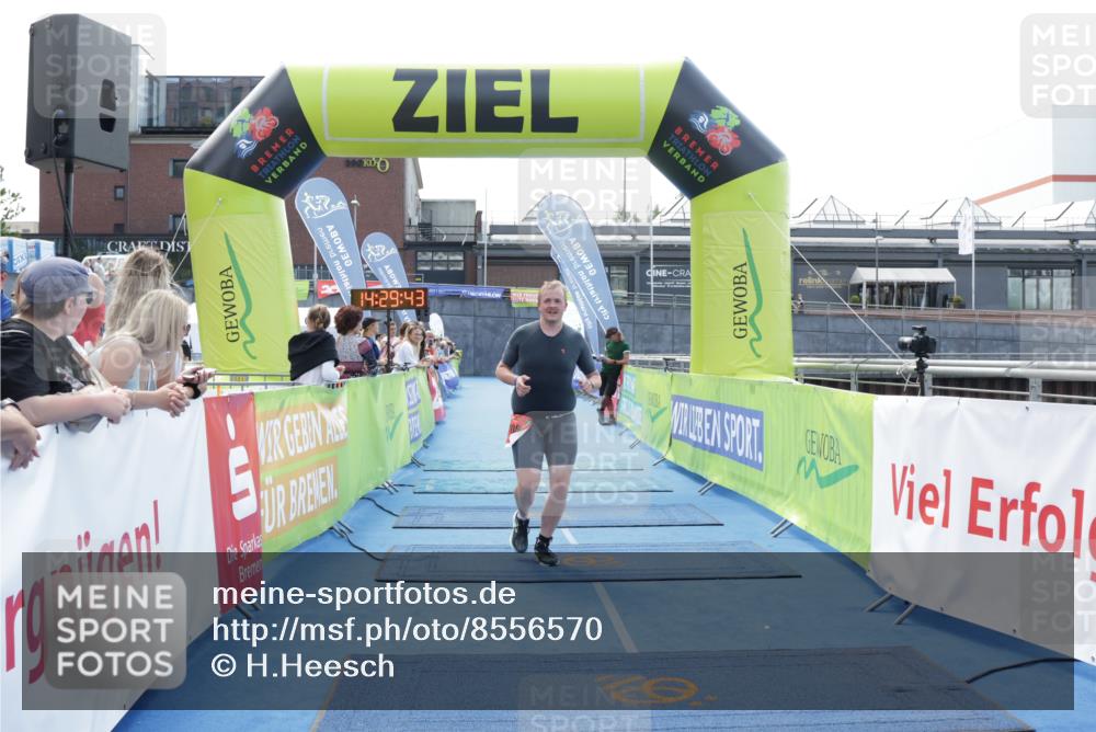 10.08.2025 - GEWOBA Citytriathlon Bremen H.Heesch http://msf.ph/oto/8556570 10.08.2025 14:29:47 Ziel 708 meine-sportfotos.de