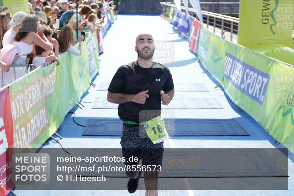 10.08.2025 - GEWOBA Citytriathlon Bremen H.Heesch http://msf.ph/oto/8556573 10.08.2025 15:29:35 Ziel 160, 251 meine-sportfotos.de