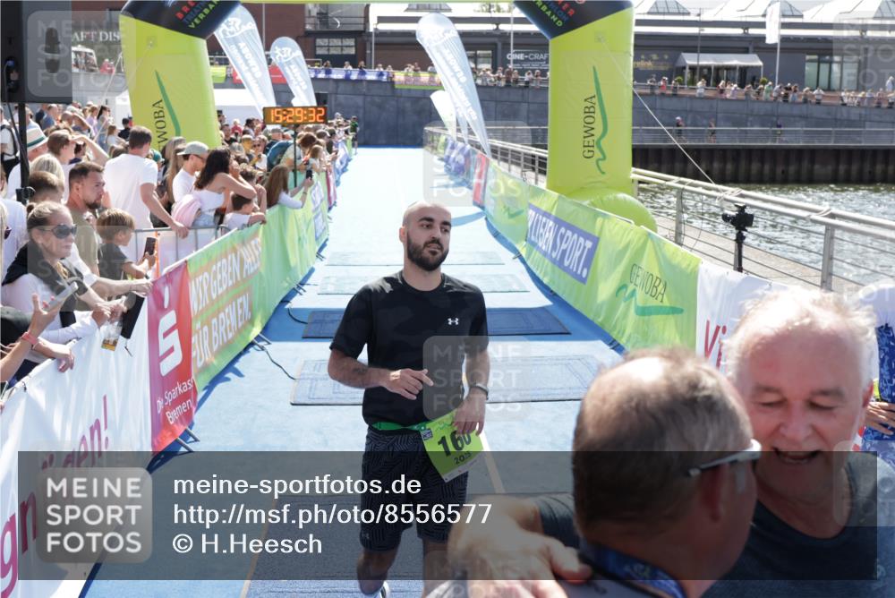 10.08.2025 - GEWOBA Citytriathlon Bremen H.Heesch http://msf.ph/oto/8556577 10.08.2025 15:29:36 Ziel 160, 251 meine-sportfotos.de