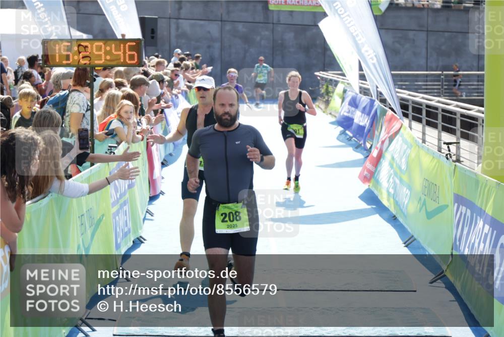 10.08.2025 - GEWOBA Citytriathlon Bremen H.Heesch http://msf.ph/oto/8556579 10.08.2025 15:29:50 Ziel 208, 273, 426, 491 meine-sportfotos.de