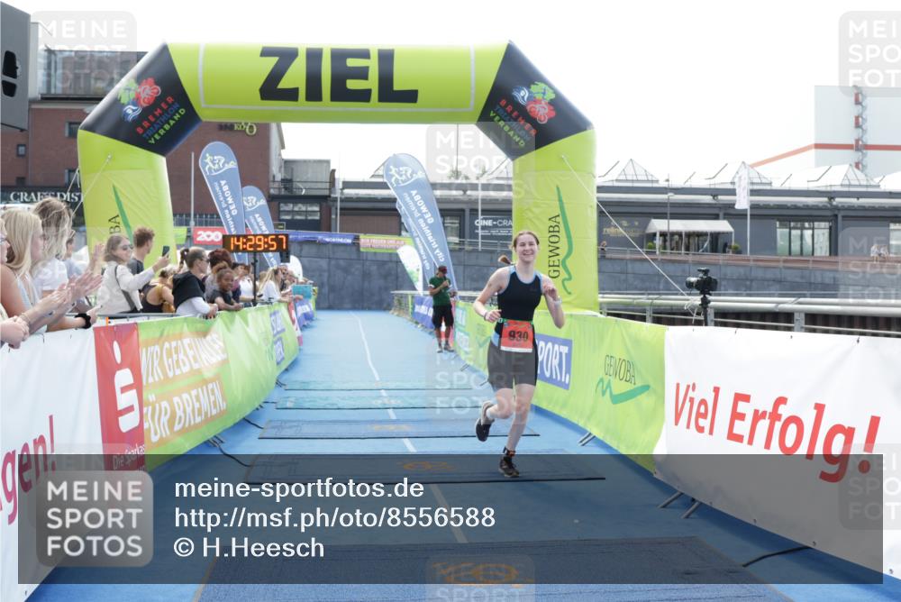 10.08.2025 - GEWOBA Citytriathlon Bremen H.Heesch http://msf.ph/oto/8556588 10.08.2025 14:30:01 Ziel 930 meine-sportfotos.de