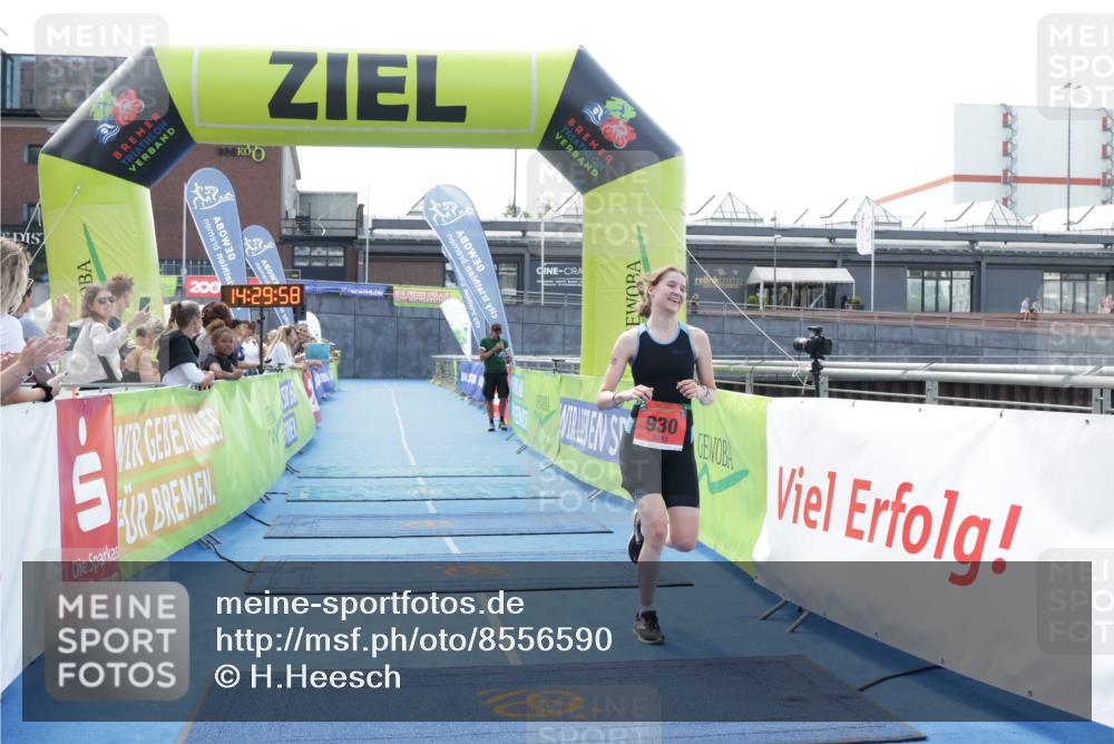 10.08.2025 - GEWOBA Citytriathlon Bremen H.Heesch http://msf.ph/oto/8556590 10.08.2025 14:30:01 Ziel 930 meine-sportfotos.de