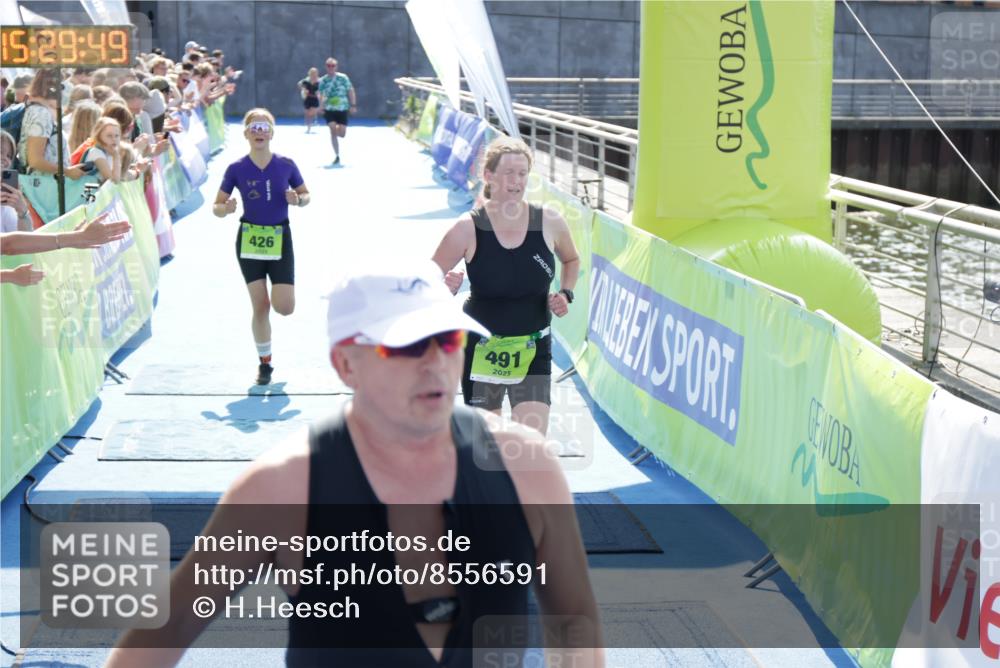 10.08.2025 - GEWOBA Citytriathlon Bremen H.Heesch http://msf.ph/oto/8556591 10.08.2025 15:29:53 Ziel 208, 221, 273, 426, 491 meine-sportfotos.de