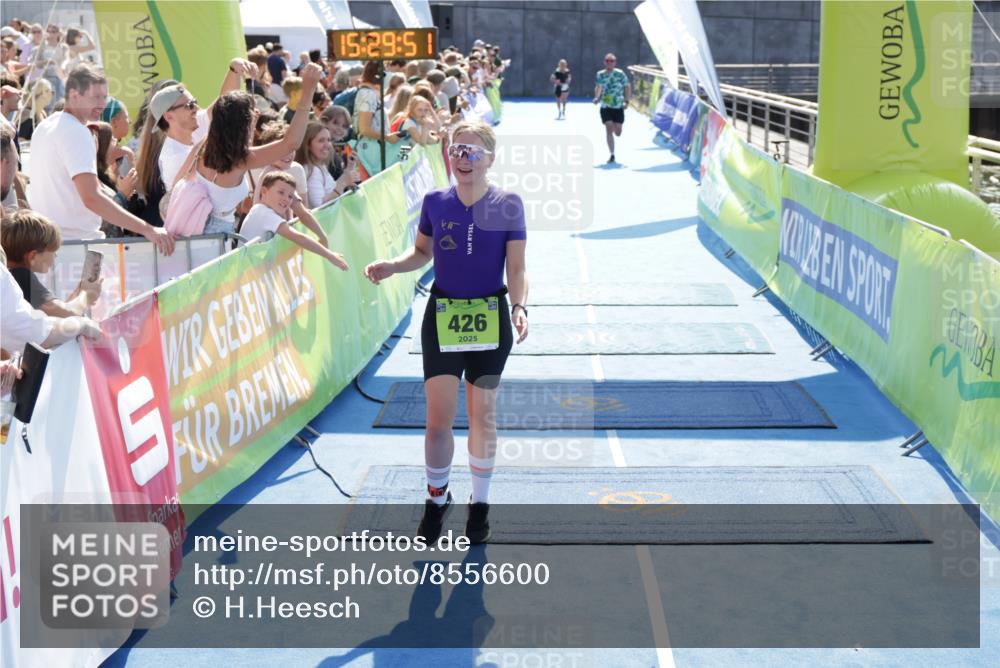 10.08.2025 - GEWOBA Citytriathlon Bremen H.Heesch http://msf.ph/oto/8556600 10.08.2025 15:29:55 Ziel 208, 221, 273, 426, 491 meine-sportfotos.de