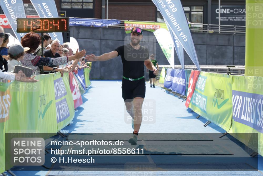 10.08.2025 - GEWOBA Citytriathlon Bremen H.Heesch http://msf.ph/oto/8556611 10.08.2025 14:30:50 Ziel 709 meine-sportfotos.de