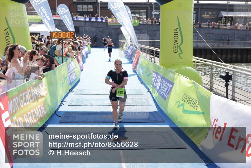 10.08.2025 - GEWOBA Citytriathlon Bremen H.Heesch http://msf.ph/oto/8556628 10.08.2025 15:30:06 Ziel 221, 405, 487 meine-sportfotos.de