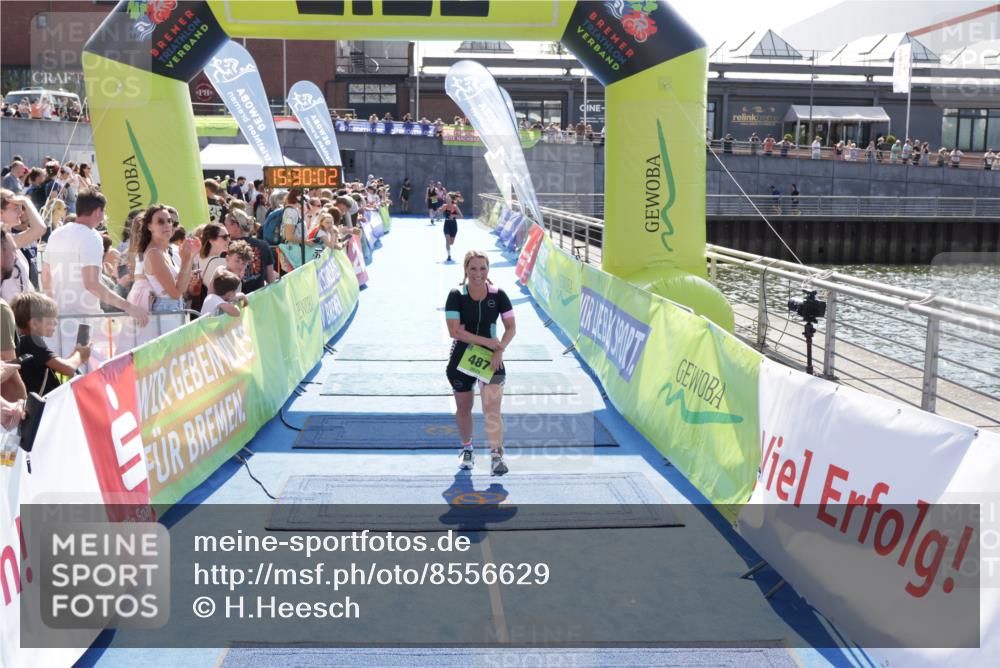 10.08.2025 - GEWOBA Citytriathlon Bremen H.Heesch http://msf.ph/oto/8556629 10.08.2025 15:30:06 Ziel 221, 405, 487 meine-sportfotos.de