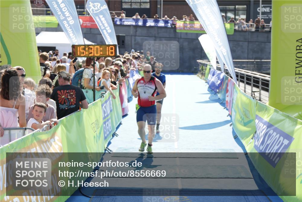10.08.2025 - GEWOBA Citytriathlon Bremen H.Heesch http://msf.ph/oto/8556669 10.08.2025 15:30:22 Ziel 80, 249, 278 meine-sportfotos.de