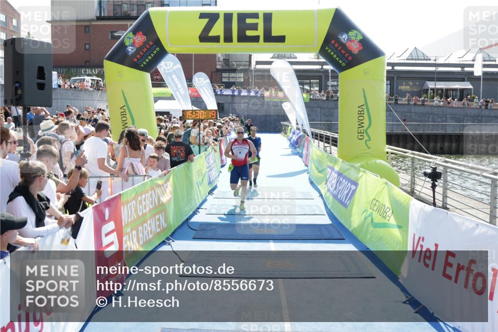 10.08.2025 - GEWOBA Citytriathlon Bremen H.Heesch http://msf.ph/oto/8556673 10.08.2025 15:30:23 Ziel 80, 249, 278 meine-sportfotos.de