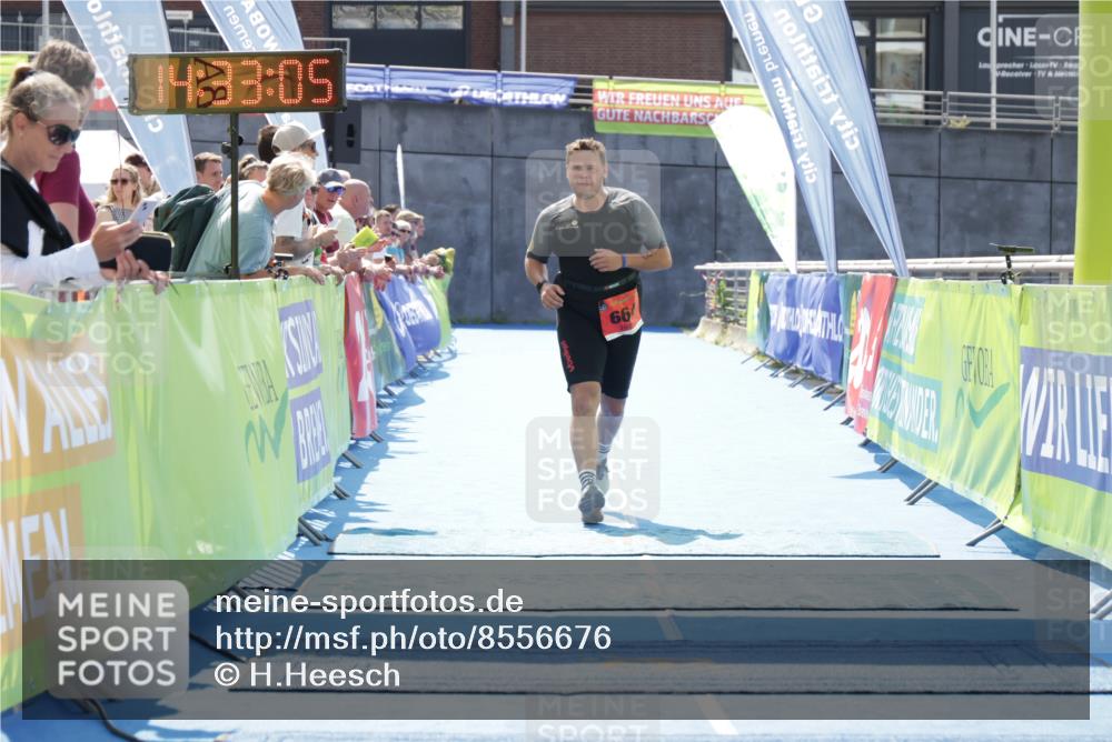 10.08.2025 - GEWOBA Citytriathlon Bremen H.Heesch http://msf.ph/oto/8556676 10.08.2025 14:33:08 Ziel 664 meine-sportfotos.de