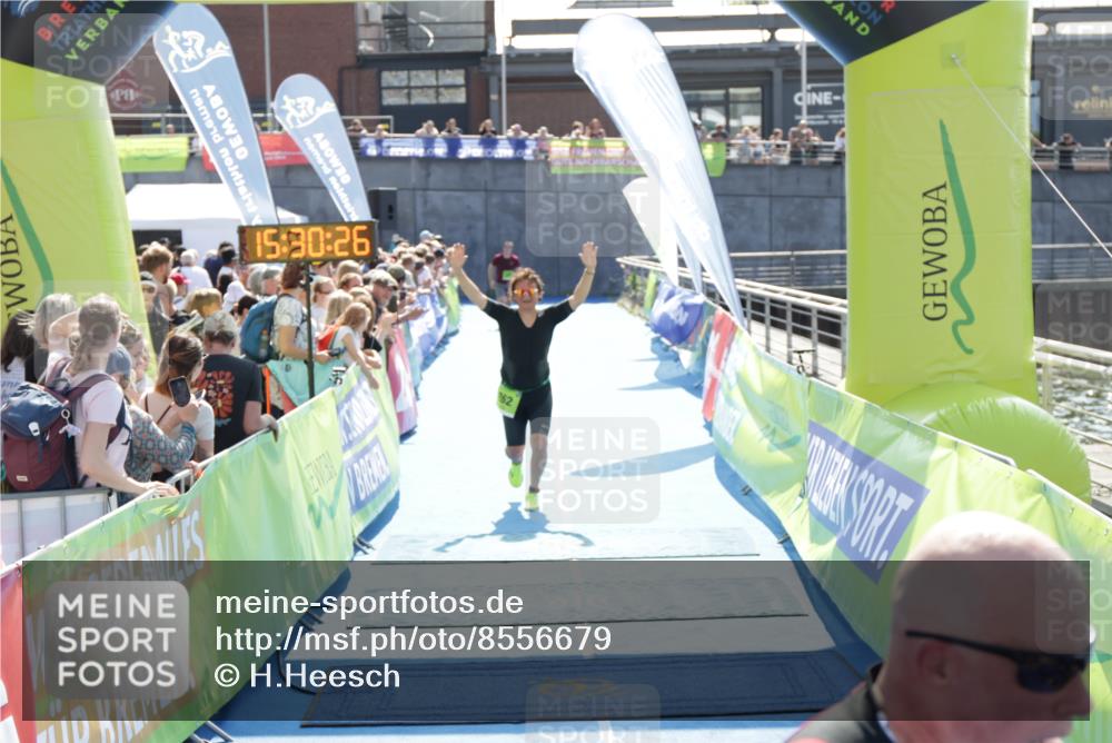 10.08.2025 - GEWOBA Citytriathlon Bremen H.Heesch http://msf.ph/oto/8556679 10.08.2025 15:30:29 Ziel 80, 249, 262 meine-sportfotos.de
