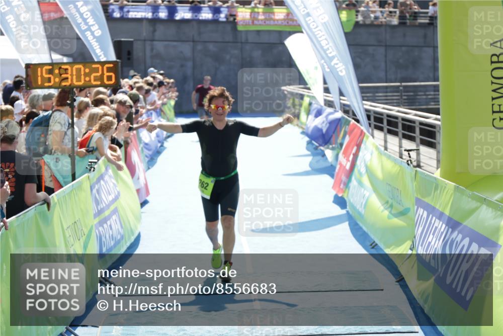 10.08.2025 - GEWOBA Citytriathlon Bremen H.Heesch http://msf.ph/oto/8556683 10.08.2025 15:30:30 Ziel 57, 80, 249, 262 meine-sportfotos.de