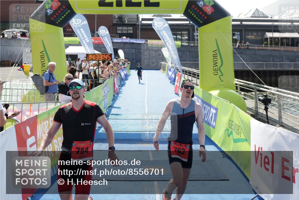 10.08.2025 - GEWOBA Citytriathlon Bremen H.Heesch http://msf.ph/oto/8556701 10.08.2025 14:33:49 Ziel 754, 762, 965 meine-sportfotos.de