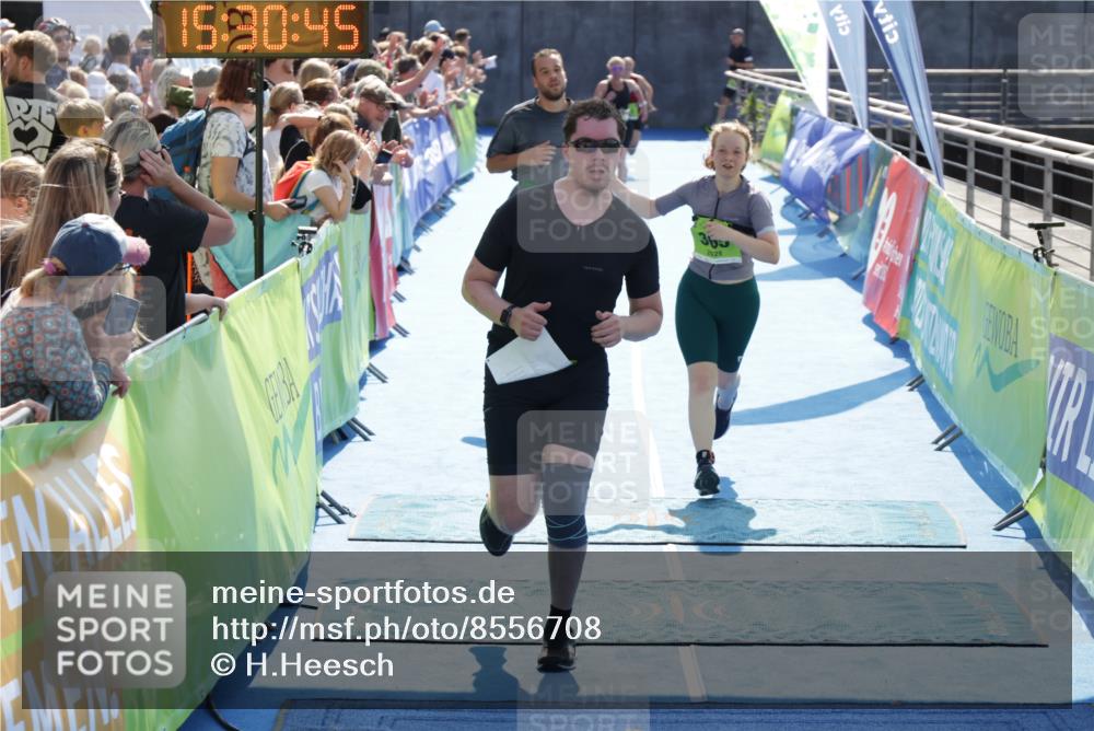 10.08.2025 - GEWOBA Citytriathlon Bremen H.Heesch http://msf.ph/oto/8556708 10.08.2025 15:30:49 Ziel 35, 110, 365 meine-sportfotos.de