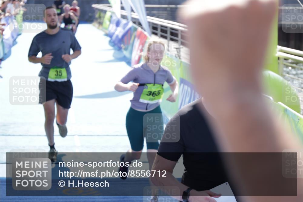 10.08.2025 - GEWOBA Citytriathlon Bremen H.Heesch http://msf.ph/oto/8556712 10.08.2025 15:30:51 Ziel 35, 110, 351, 365, 483 meine-sportfotos.de