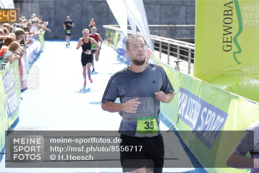 10.08.2025 - GEWOBA Citytriathlon Bremen H.Heesch http://msf.ph/oto/8556717 10.08.2025 15:30:53 Ziel 35, 110, 351, 365, 483 meine-sportfotos.de