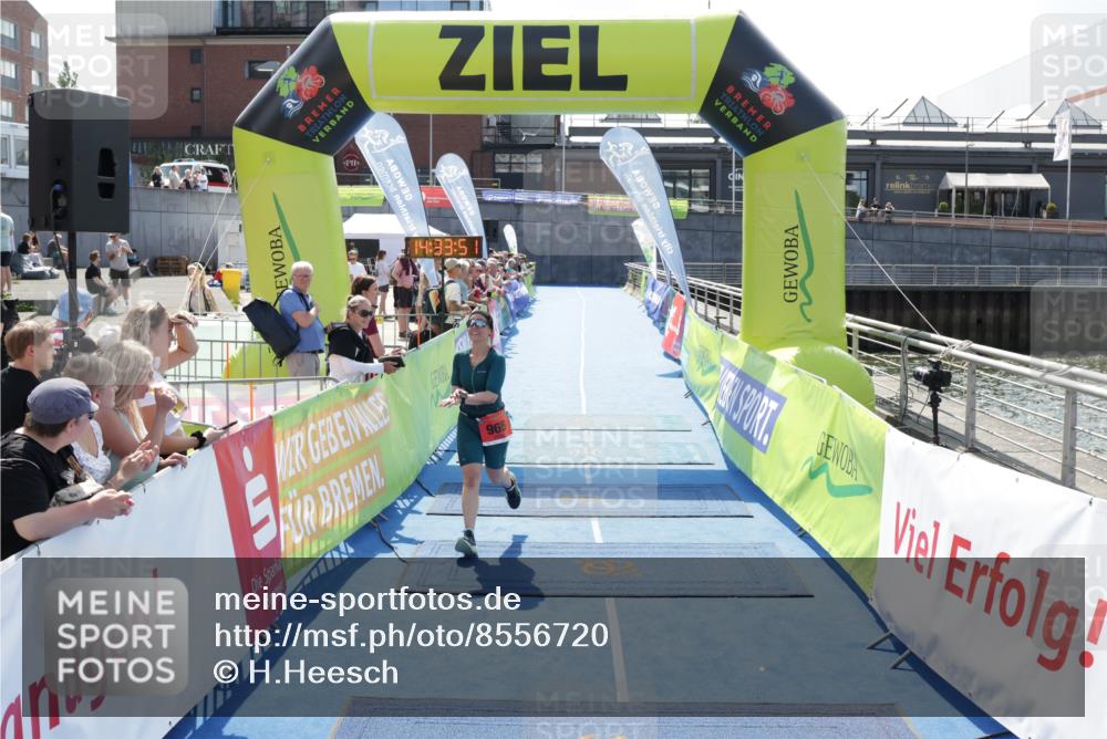 10.08.2025 - GEWOBA Citytriathlon Bremen H.Heesch http://msf.ph/oto/8556720 10.08.2025 14:33:55 Ziel 754, 762, 965 meine-sportfotos.de