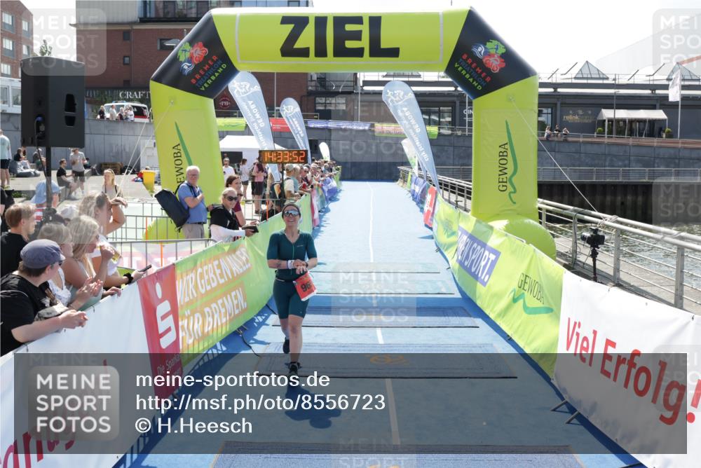 10.08.2025 - GEWOBA Citytriathlon Bremen H.Heesch http://msf.ph/oto/8556723 10.08.2025 14:33:55 Ziel 754, 762, 965 meine-sportfotos.de