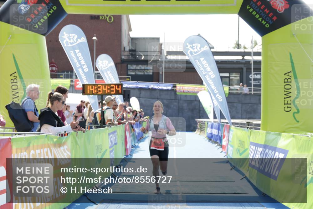 10.08.2025 - GEWOBA Citytriathlon Bremen H.Heesch http://msf.ph/oto/8556727 10.08.2025 14:34:38 Ziel 954 meine-sportfotos.de