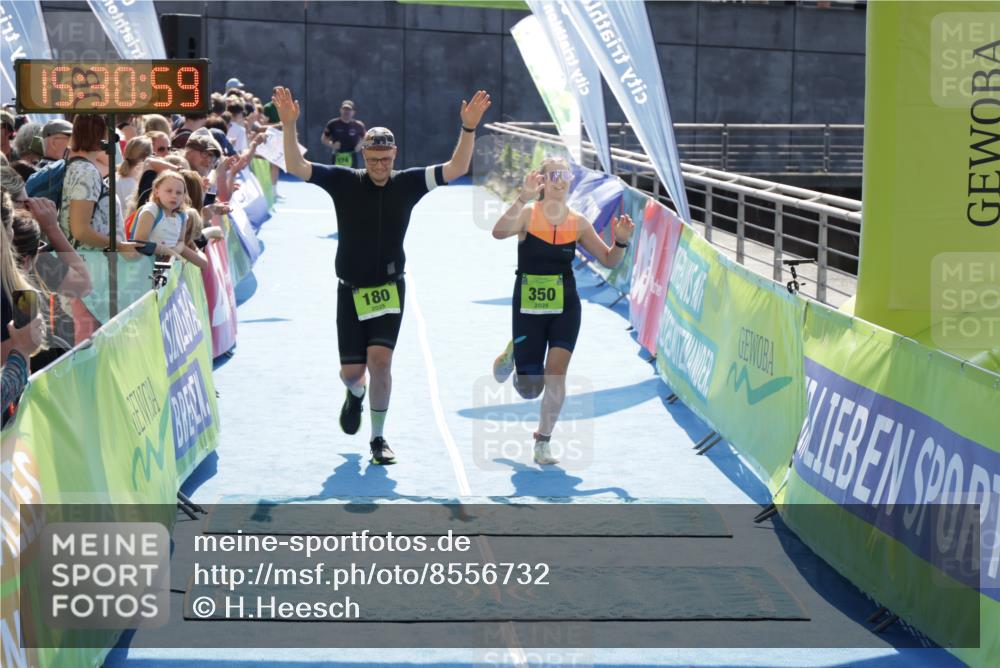 10.08.2025 - GEWOBA Citytriathlon Bremen H.Heesch http://msf.ph/oto/8556732 10.08.2025 15:31:03 Ziel 180, 350, 351, 483 meine-sportfotos.de