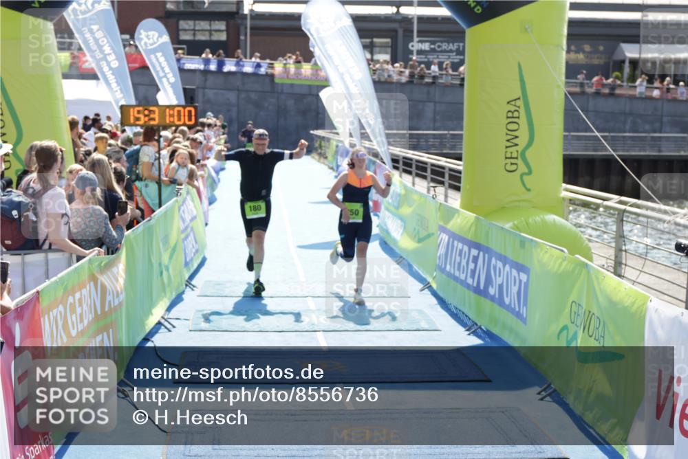 10.08.2025 - GEWOBA Citytriathlon Bremen H.Heesch http://msf.ph/oto/8556736 10.08.2025 15:31:03 Ziel 180, 350, 351, 483 meine-sportfotos.de