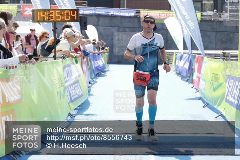 10.08.2025 - GEWOBA Citytriathlon Bremen H.Heesch http://msf.ph/oto/8556743 10.08.2025 14:35:07 Ziel 895 meine-sportfotos.de