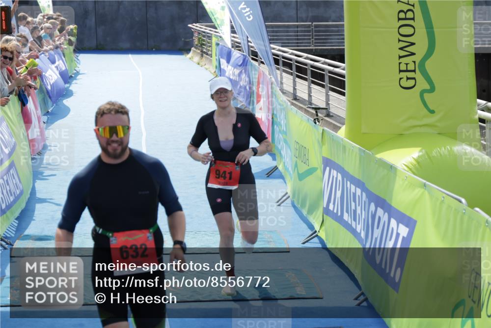 10.08.2025 - GEWOBA Citytriathlon Bremen H.Heesch http://msf.ph/oto/8556772 10.08.2025 14:35:34 Ziel 596, 632, 652, 941 meine-sportfotos.de