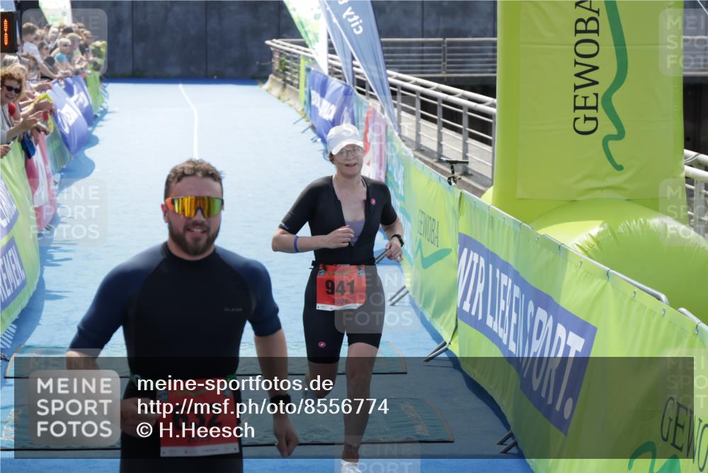 10.08.2025 - GEWOBA Citytriathlon Bremen H.Heesch http://msf.ph/oto/8556774 10.08.2025 14:35:35 Ziel 596, 632, 652, 941 meine-sportfotos.de