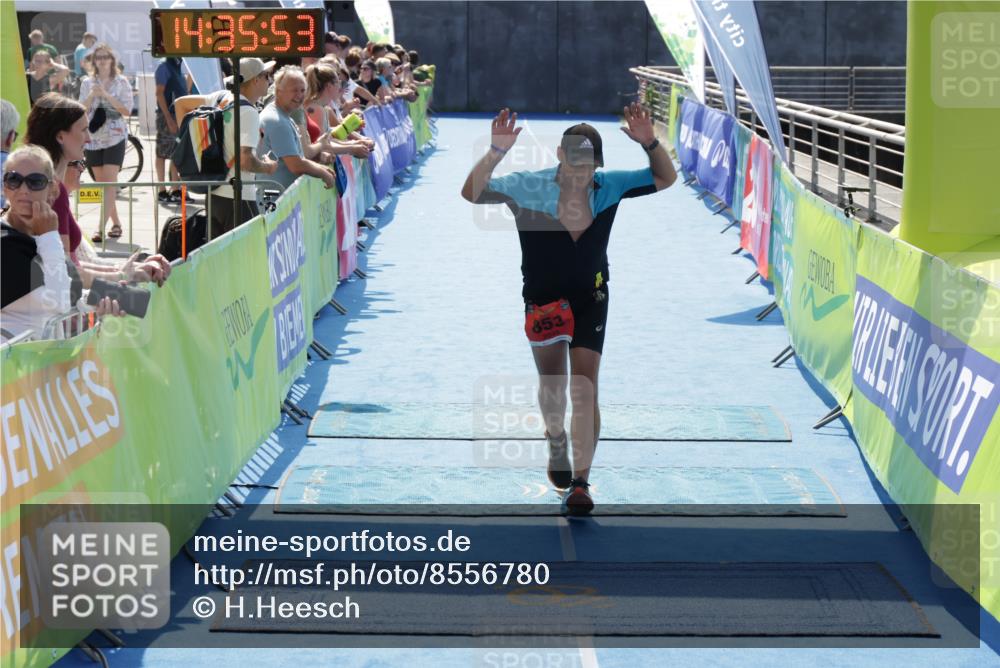 10.08.2025 - GEWOBA Citytriathlon Bremen H.Heesch http://msf.ph/oto/8556780 10.08.2025 14:35:56 Ziel 853 meine-sportfotos.de