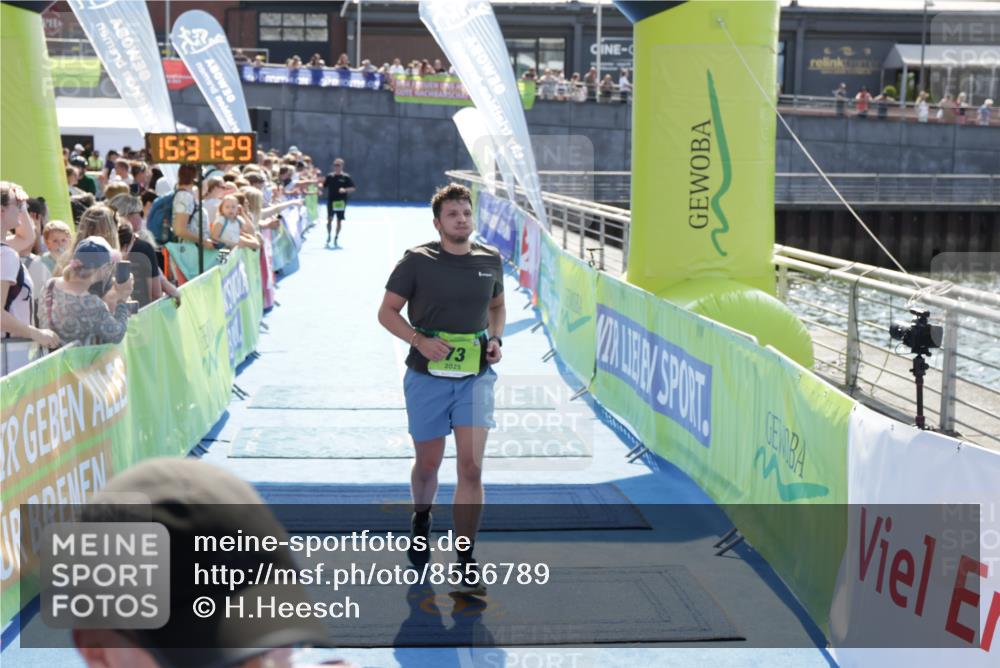 10.08.2025 - GEWOBA Citytriathlon Bremen H.Heesch http://msf.ph/oto/8556789 10.08.2025 15:31:33 Ziel 73 meine-sportfotos.de