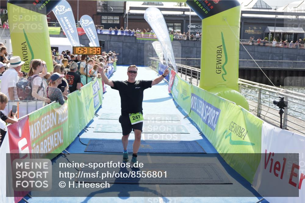10.08.2025 - GEWOBA Citytriathlon Bremen H.Heesch http://msf.ph/oto/8556801 10.08.2025 15:31:43 Ziel 247 meine-sportfotos.de