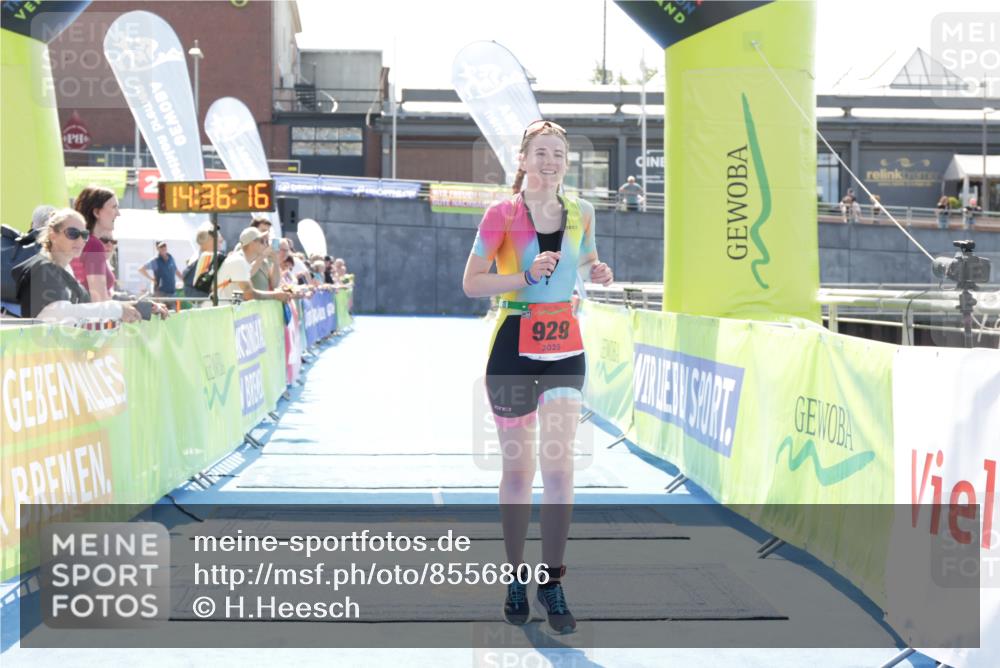 10.08.2025 - GEWOBA Citytriathlon Bremen H.Heesch http://msf.ph/oto/8556806 10.08.2025 14:36:20 Ziel 929 meine-sportfotos.de