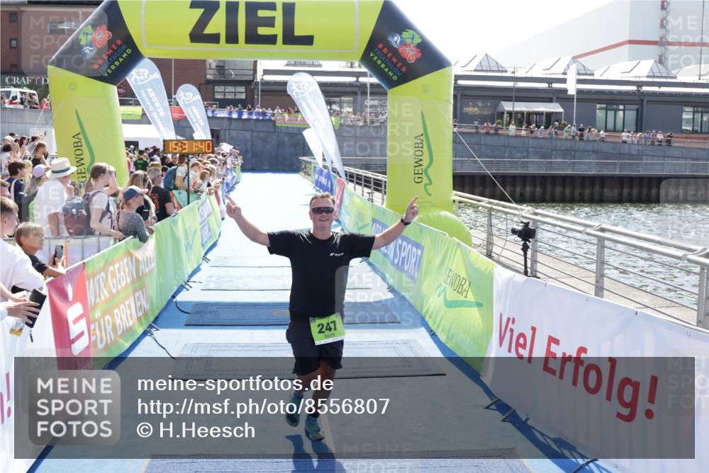 10.08.2025 - GEWOBA Citytriathlon Bremen H.Heesch http://msf.ph/oto/8556807 10.08.2025 15:31:44 Ziel 247 meine-sportfotos.de