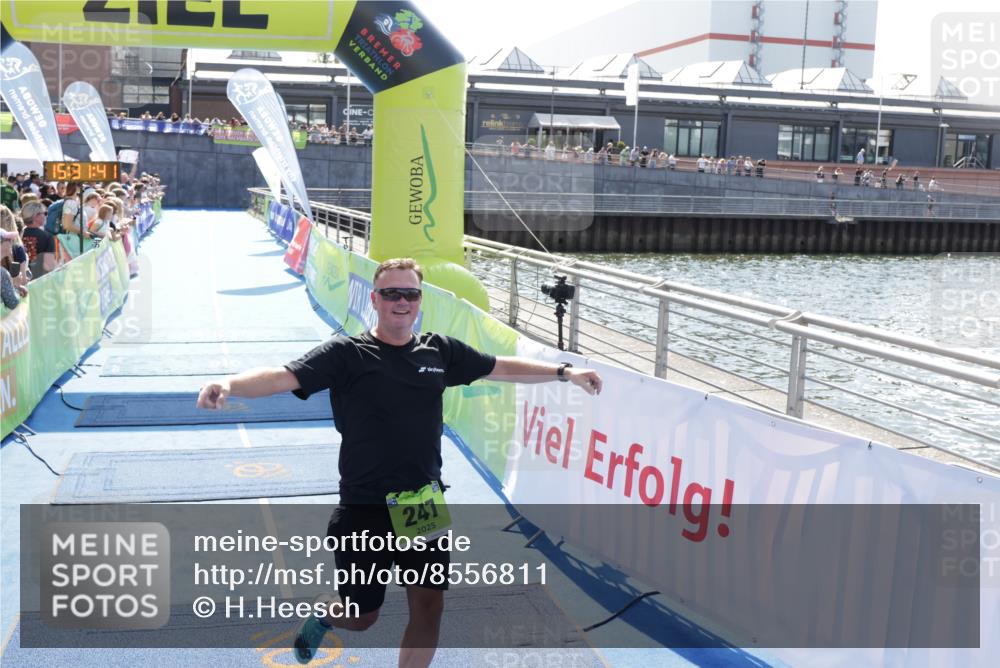 10.08.2025 - GEWOBA Citytriathlon Bremen H.Heesch http://msf.ph/oto/8556811 10.08.2025 15:31:45 Ziel 247 meine-sportfotos.de