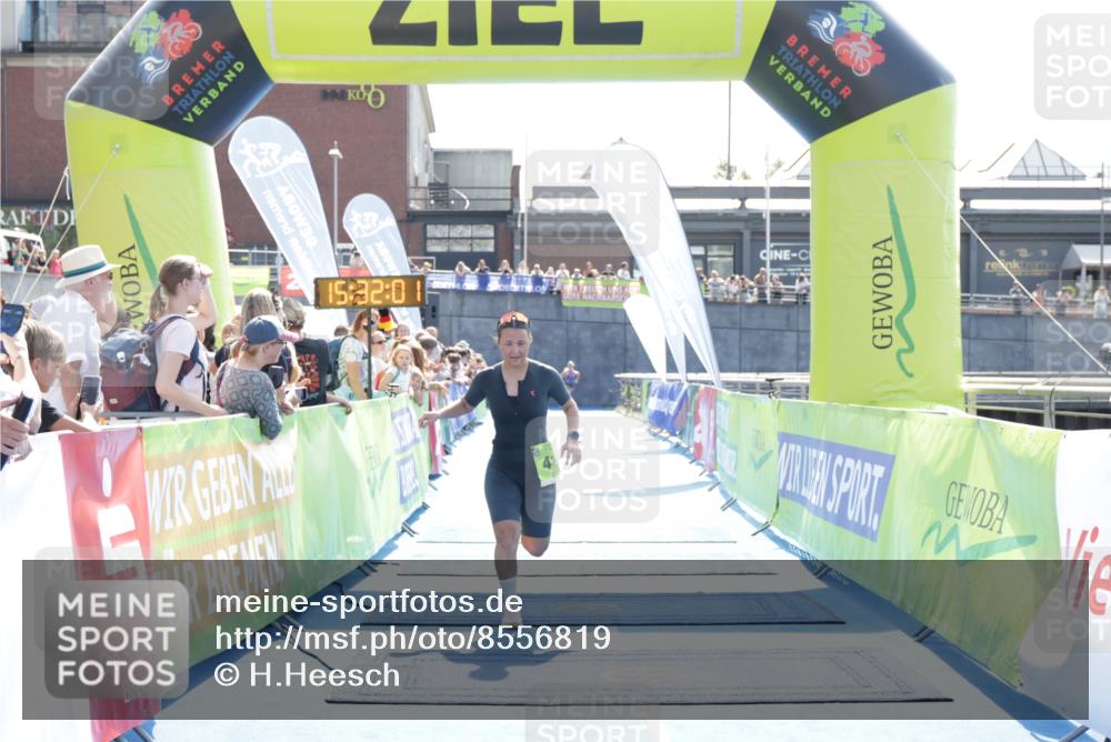 10.08.2025 - GEWOBA Citytriathlon Bremen H.Heesch http://msf.ph/oto/8556819 10.08.2025 15:32:05 Ziel 411, 461 meine-sportfotos.de