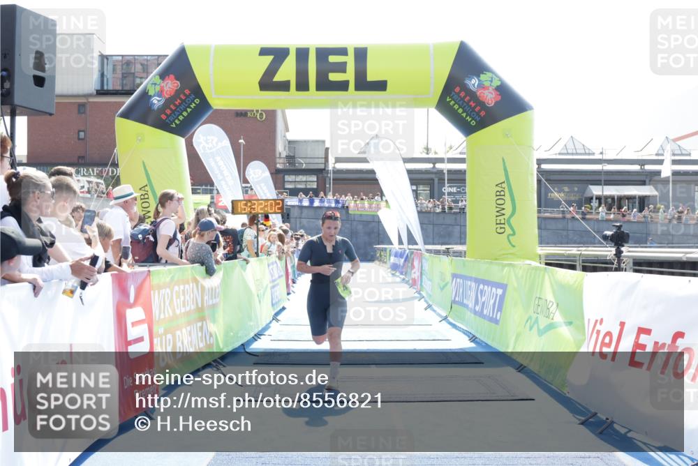 10.08.2025 - GEWOBA Citytriathlon Bremen H.Heesch http://msf.ph/oto/8556821 10.08.2025 15:32:06 Ziel 411, 461 meine-sportfotos.de